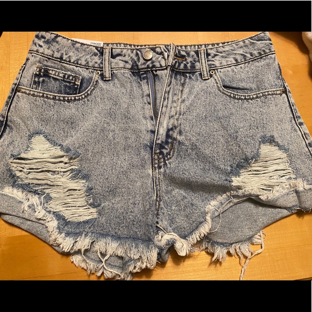 Style is concert short